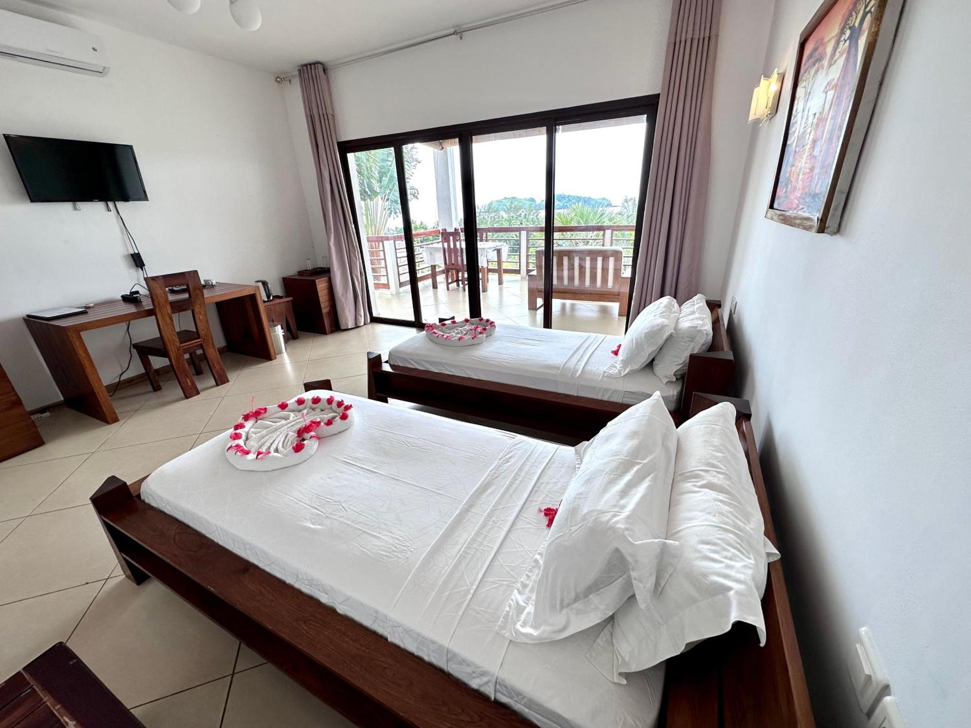 Hotel Mahita Tsara Djamandjary Екстериор снимка